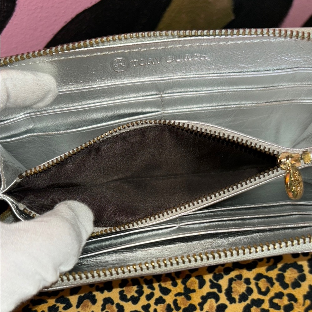 Tory Burch Metallic Silver Wallet - Picture 11 of 11
